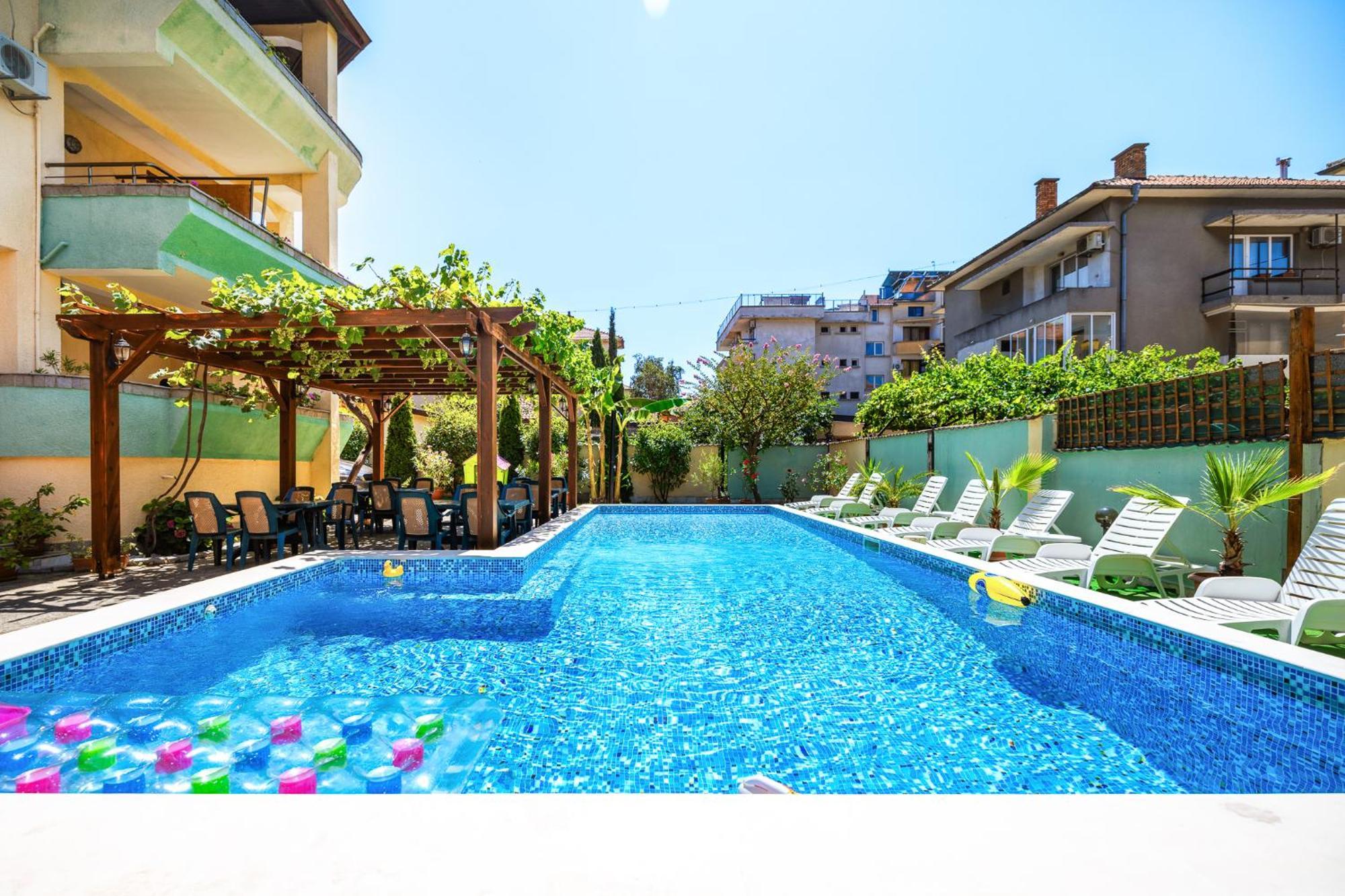 Paradise Csernomorec Kültér fotó